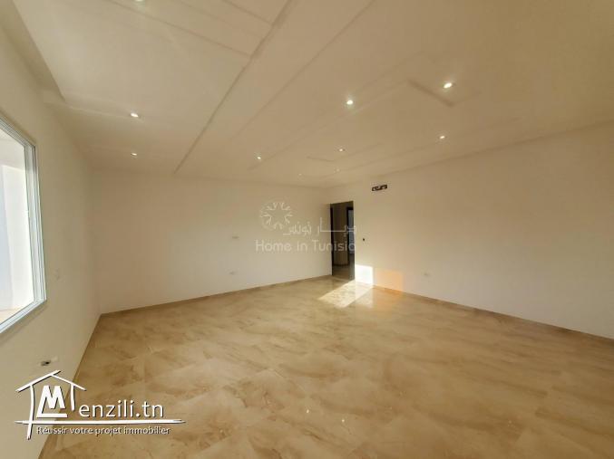 Location appartement S+3 neuf à Bouhssina