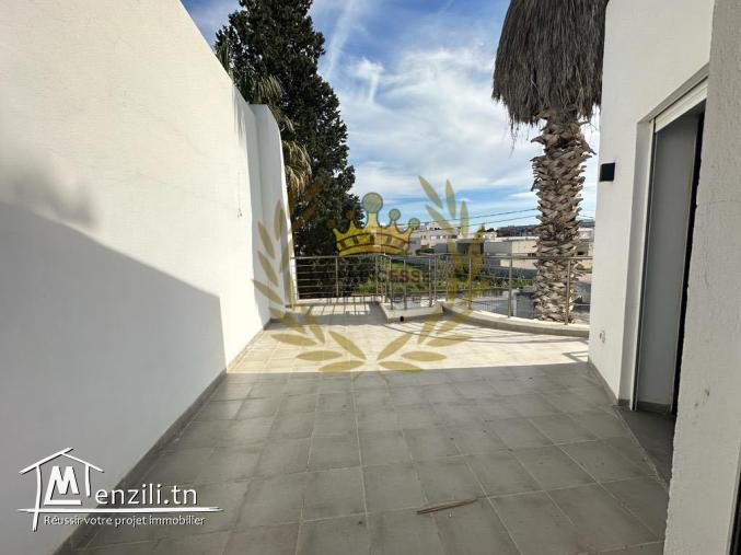 Location - Villa S+4 avec jardin et piscine à la Soukra