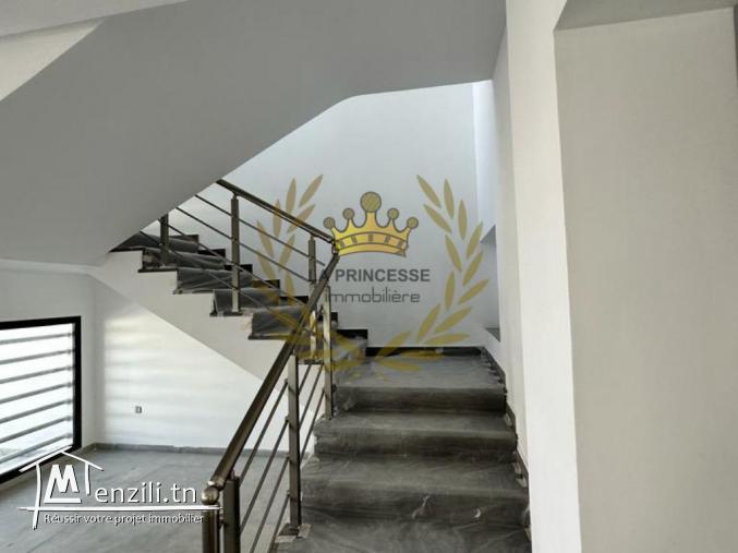 Location - Duplex S+3 avec jardin à la Soukra