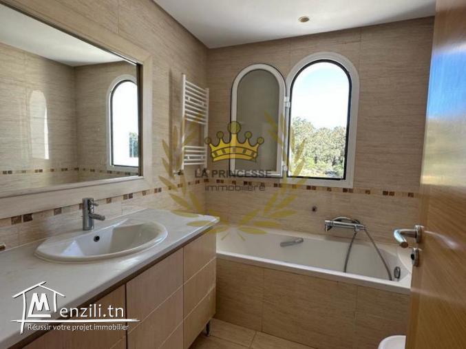 Location – Villa avec piscine à Gammarth