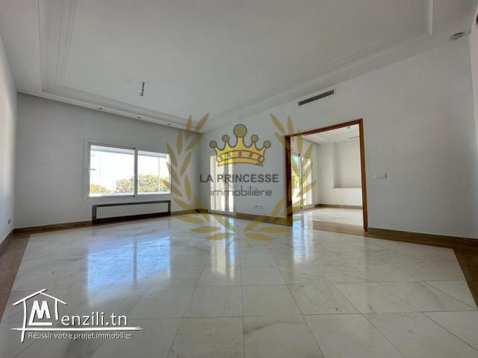 Location – Villa avec piscine à Gammarth