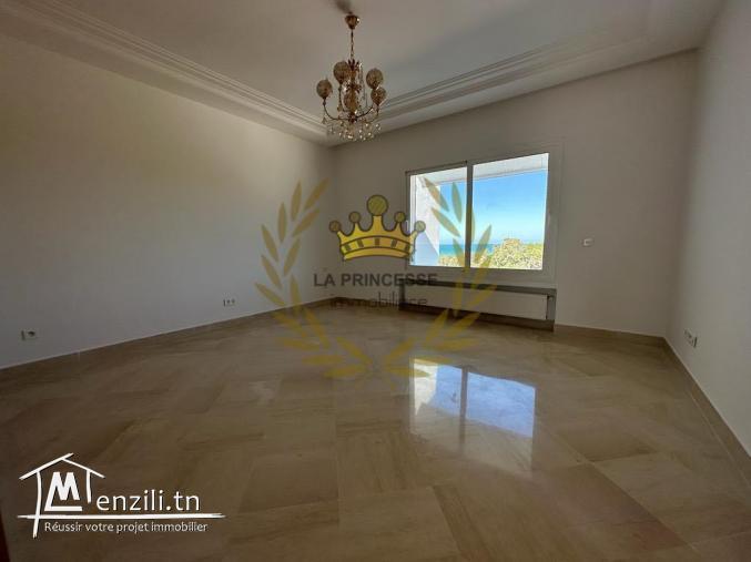 Location – Villa avec piscine à Gammarth