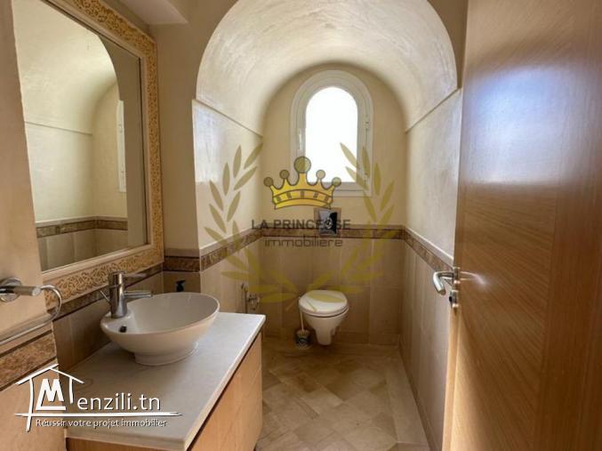 Location – Villa avec piscine à Gammarth