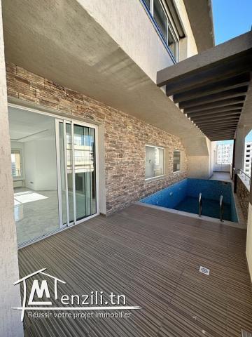 Vente - Penthouse S+4 avec piscine à la Marsa