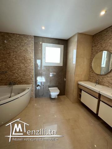 Vente - Penthouse S+4 avec piscine à la Marsa