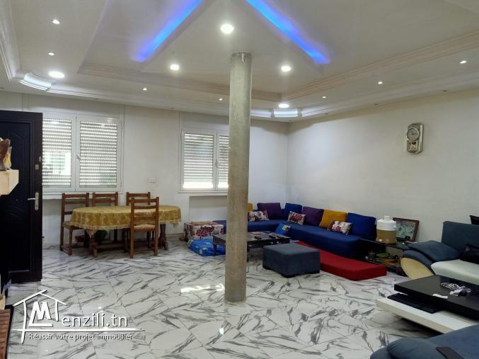 maison sur deux niveaux indépendants avec deux garages