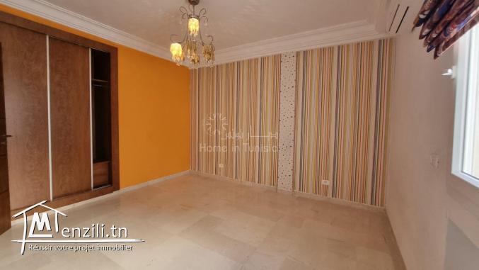 A vendre spacieux appartement S+2 à Sahloul