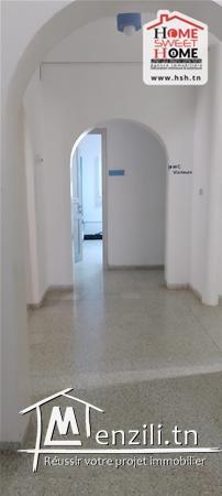 Bureau Kaylan à Louer aux Berges du Lac 1