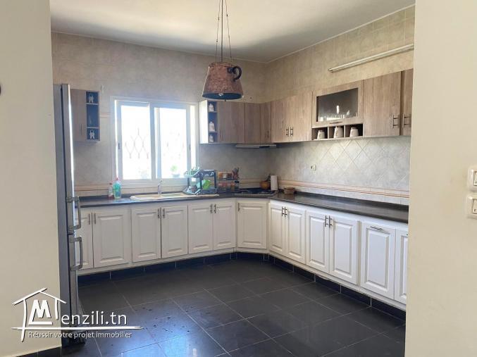 Charmante villa avec piscine à 300 mètres de la mer, à Djerba