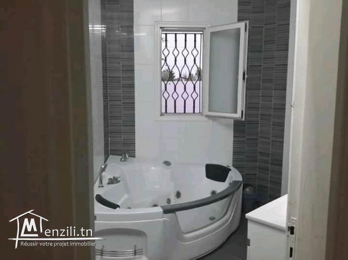 Charmante villa avec piscine à 300 mètres de la mer, à Djerba