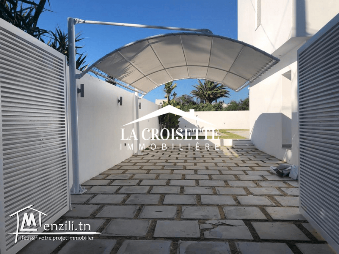 Villa S+3 avec piscine à La Soukra MVL1345