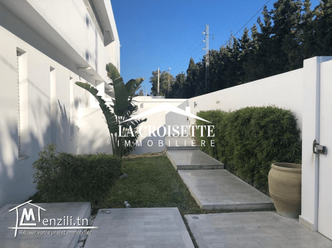 Villa S+3 avec piscine à La Soukra MVL1345
