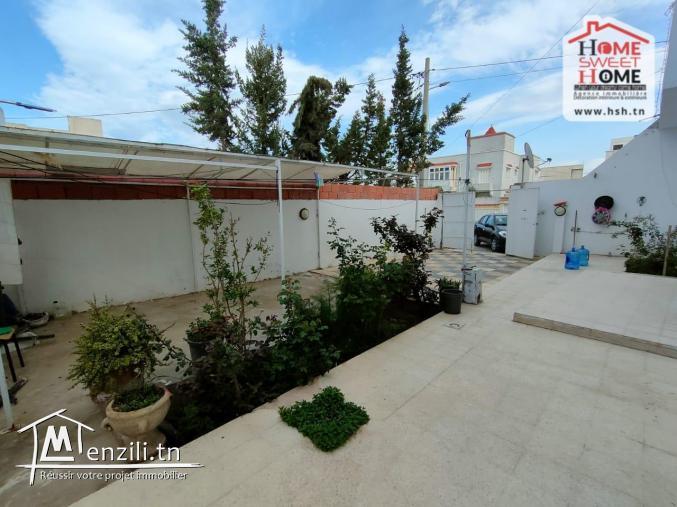 Immeuble Youzarsif à Vendre à Rades Plage