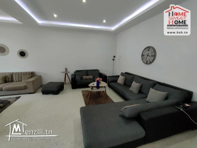 Immeuble Youzarsif à Vendre à Rades Plage