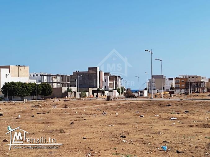 Terrain viabilisé et constructible à vendre à AFH Mrezga51355351