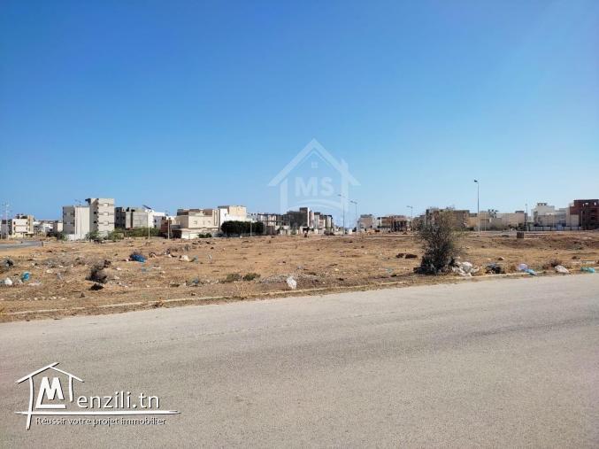 Terrain viabilisé et constructible à vendre à AFH Mrezga51355351