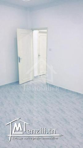 Etage de villa avec garage à vendre à Korba 51355351