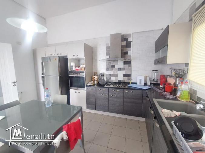 Etage de villa avec jardin privatif à louer à Hergla