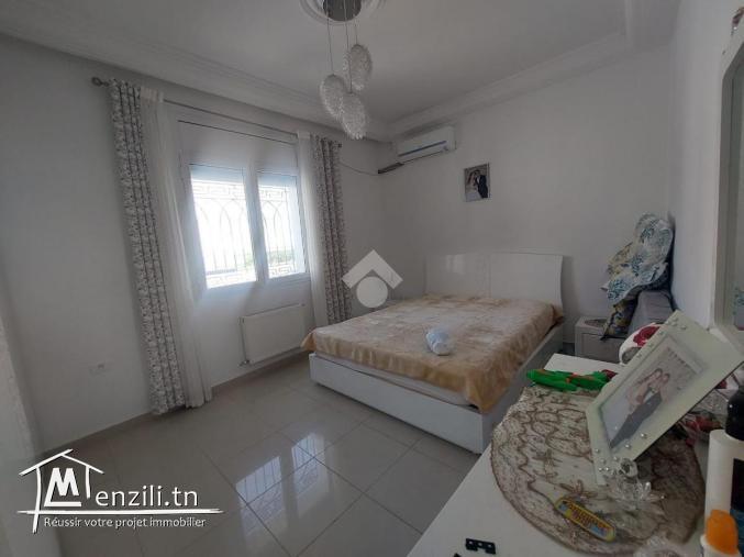 Etage de villa avec jardin privatif à louer à Hergla