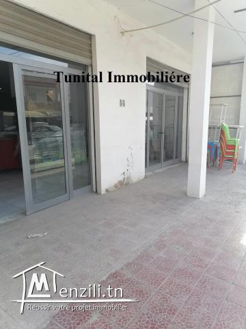 A vendre fond de commerce situé à la Marsa Rue Iben el Jazzar Bhar Lazreg