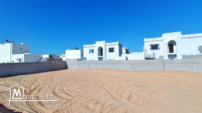Un bon terrain au zone touristique Djerba
