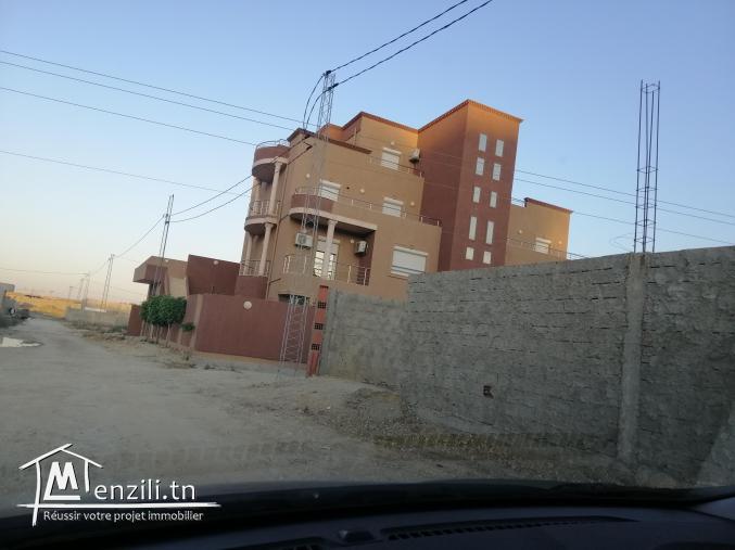 terrain dans une résidence familiale calme