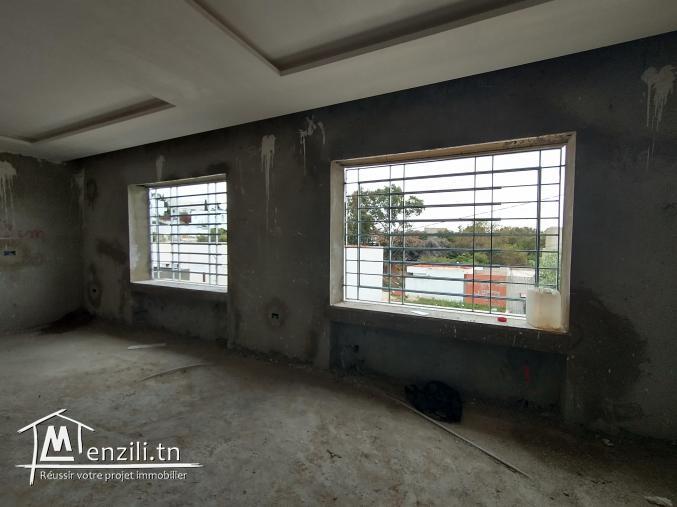 Villa à Gammarth supérieur réez de jardin et réez de chaussée et buanderie.