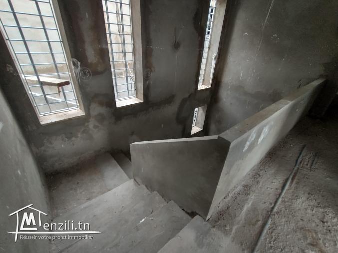 Villa à Gammarth supérieur réez de jardin et réez de chaussée et buanderie.