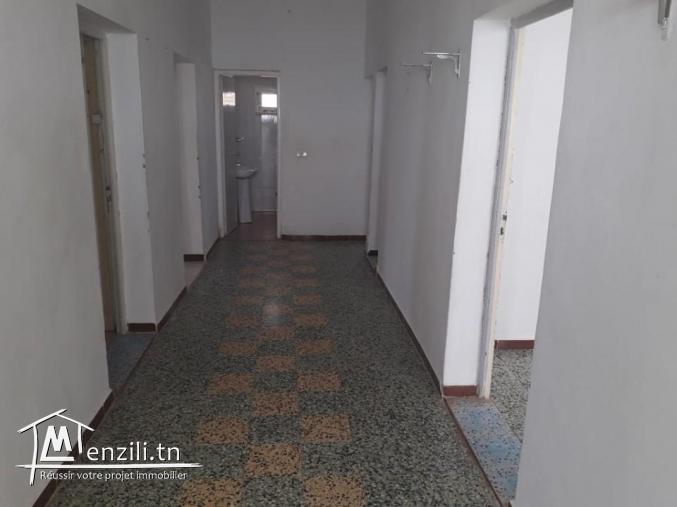 دار كبيرة للبيع مدنين