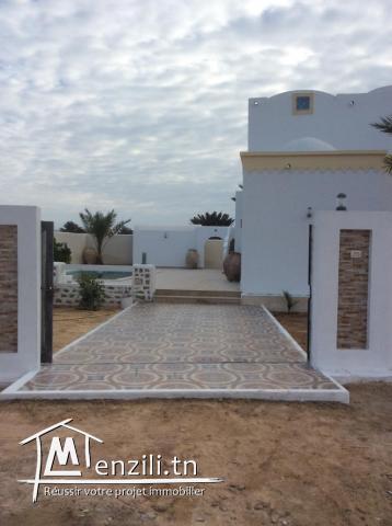 Maison avec titre bleu