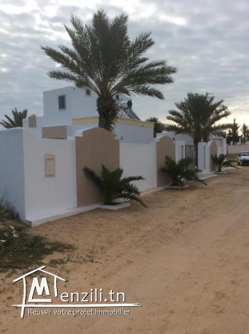 Maison avec titre bleu