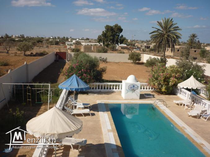 VILLA AVEC PISCINE SANS VIS A VIS