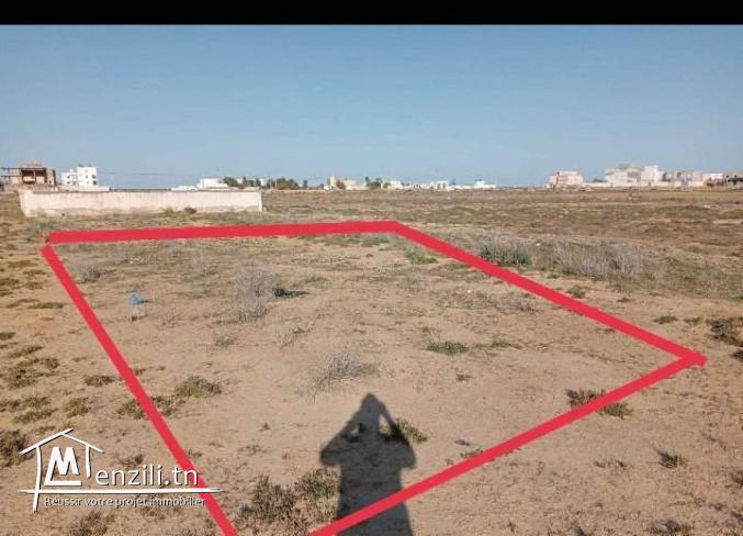 terrain de 300 m2 a raoued