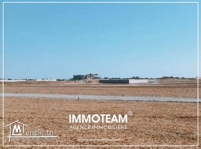 Un terrain a vendre de 424m² a   Jinen Hammamet