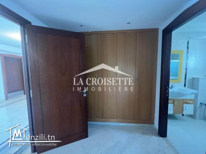 une villa S+4 avec piscine à Gammarth MVL1353