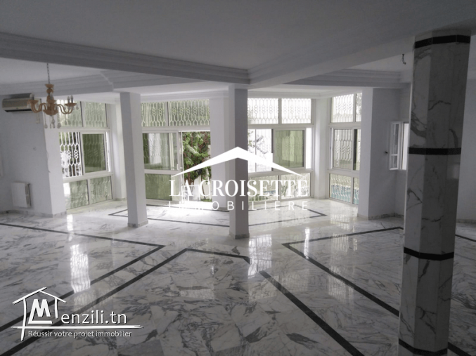 une villa S+11 aux berges du lac 1 MVL1250