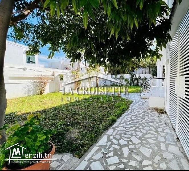 Une villa S+6 à la Marsa ZVL1313
