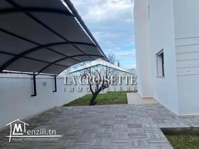 une villa S+3 à La Soukra MVL0978