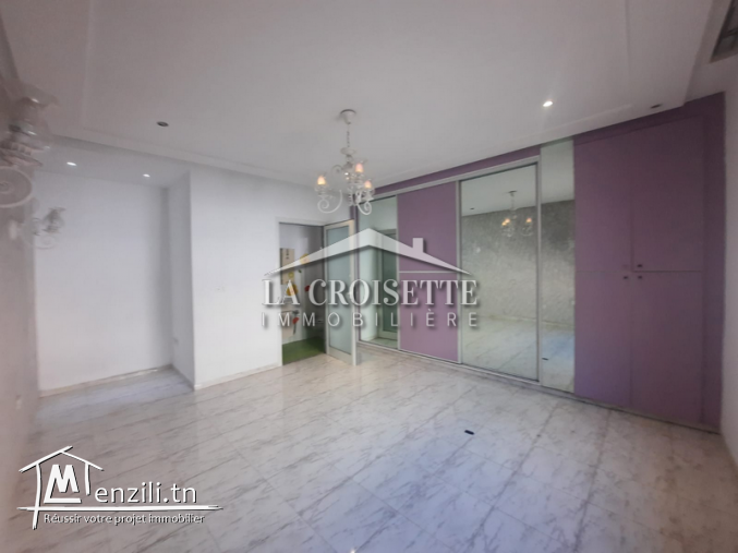 une villa S+4 avec piscine à Ain Zaghouan Nord MVL1308