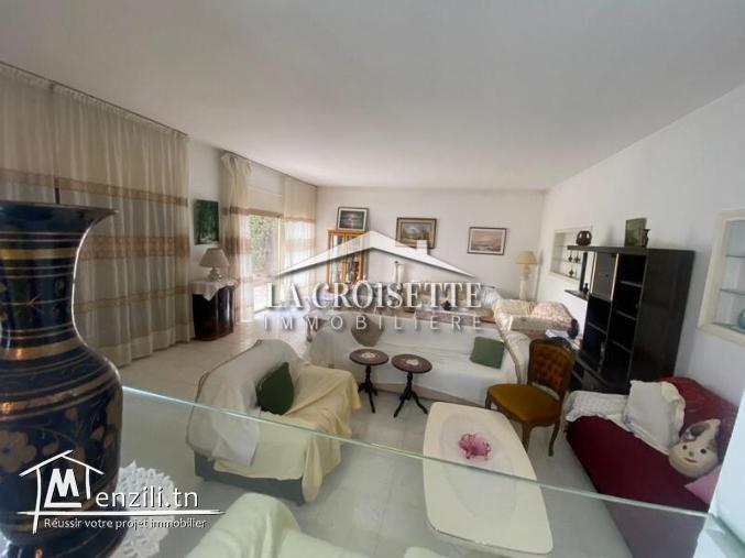 une villa S+4 avec piscine à la Marsa MVV0284