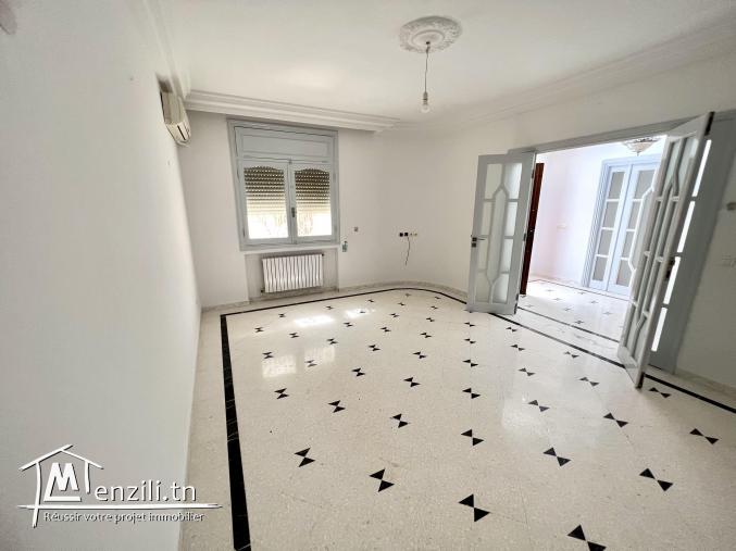 Une Belle Villa de deux étages séparés