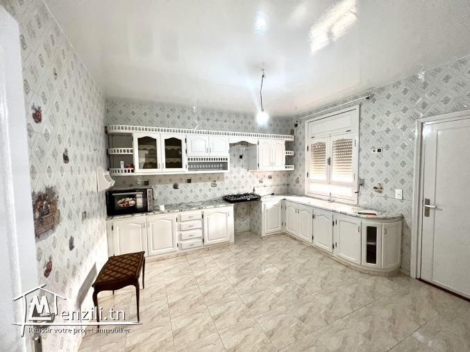 Une Belle Villa de deux étages séparés