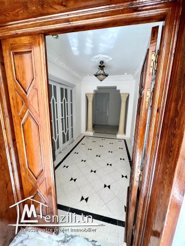 Une Belle Villa de deux étages séparés