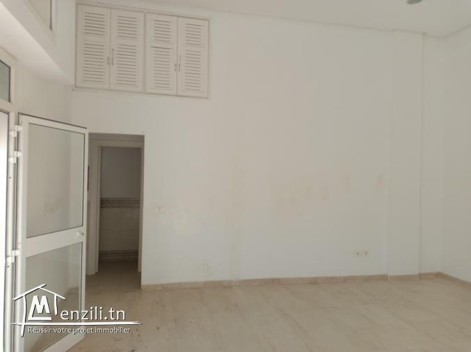 3 boutiques à vendre à la Marsa