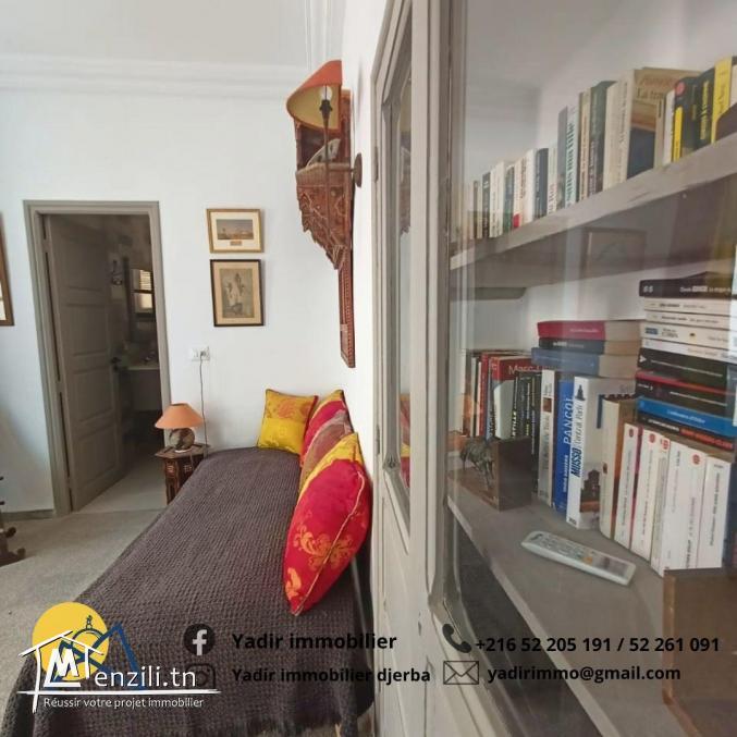 Villa typique avec piscine