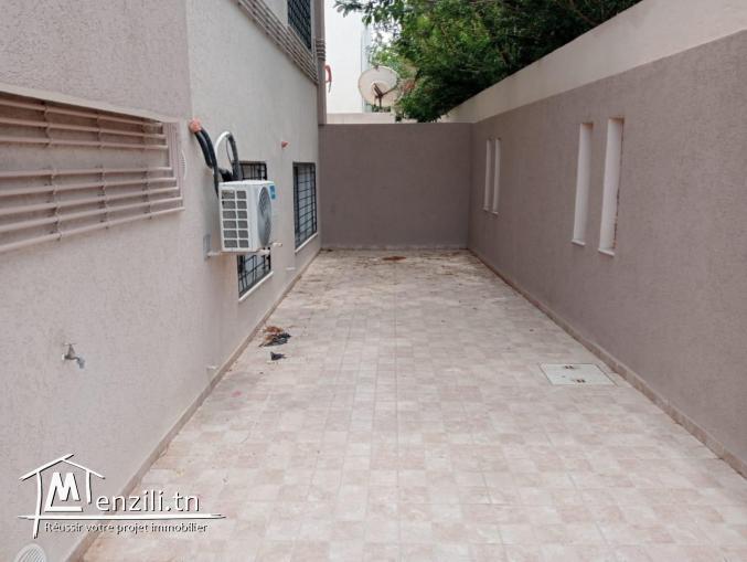 A vendre Un appartement S+2 haut standing au RDC