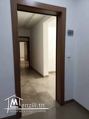 Appartement quasiment neuf a Vendre a Borj louzir