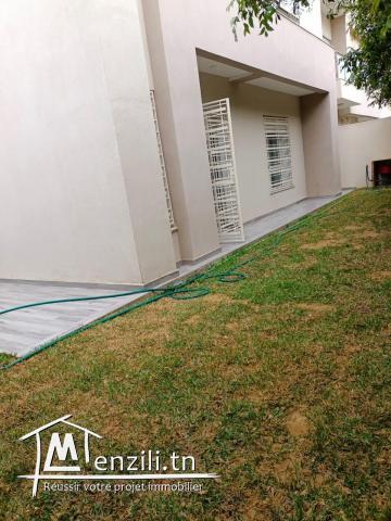 Appartement quasiment neuf a Vendre a Borj louzir