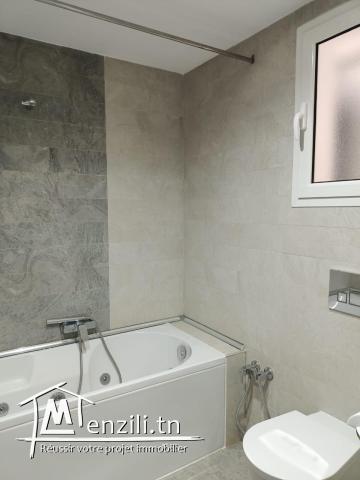 Appartement quasiment neuf a Vendre a Borj louzir