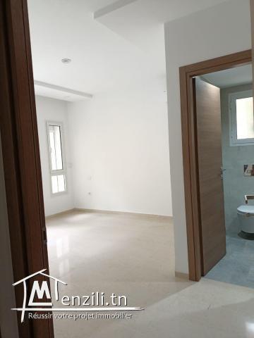 Appartement quasiment neuf a Vendre a Borj louzir